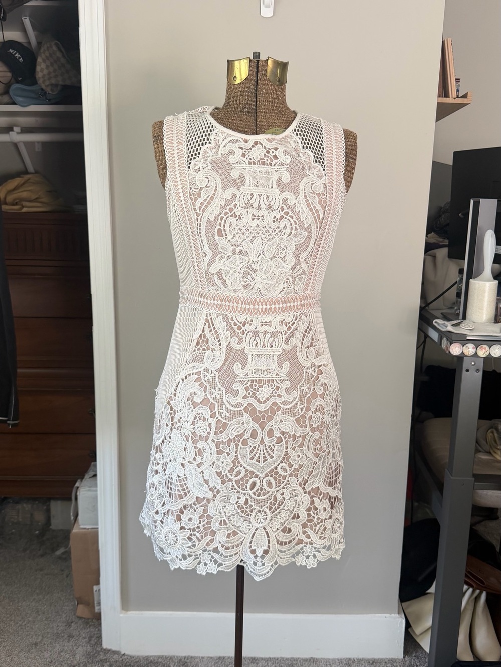 Ark & Co. Baroque Crochet White Lace with Tan Lining Sleeveless Mini Dress, S